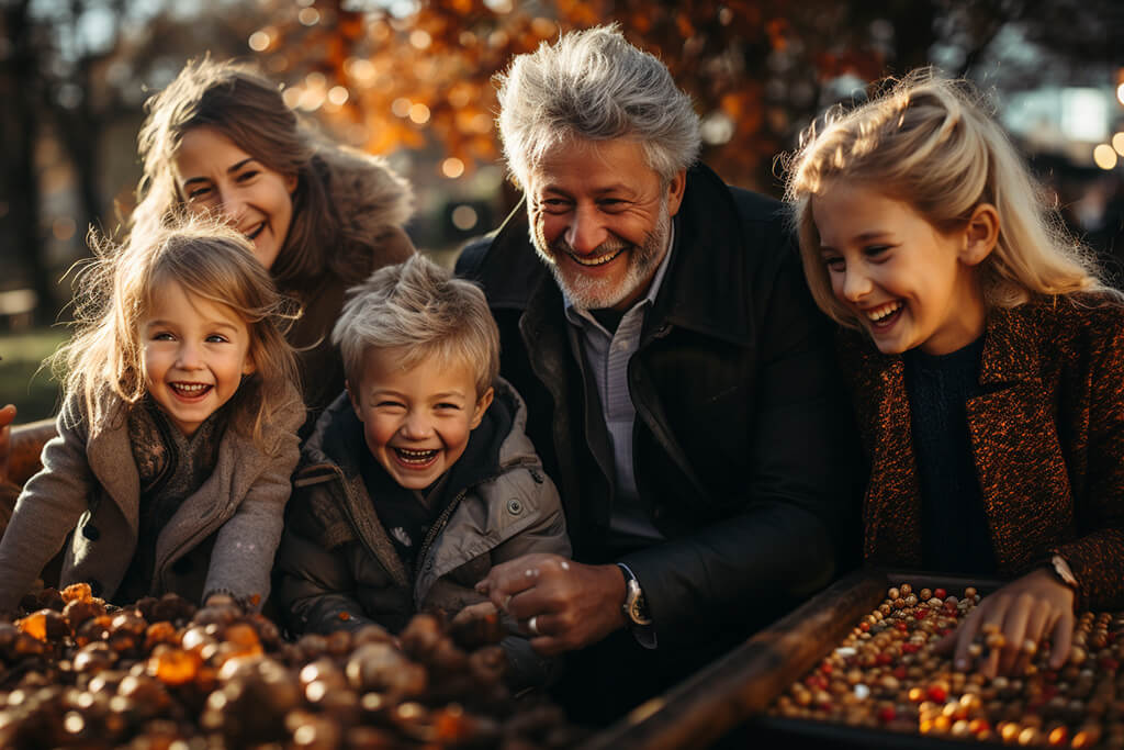 Enlaza Generaciones: Actividades para Abuelos y Nietos en México.  Abuelos y nietos jugando en el jardín.